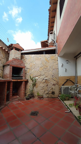 Townhouse En San Diego, Conjunto Residencial La Fuente, Cercano Distribuidor La Cumaca