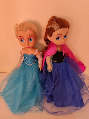 Muñecas Con Su Vestido, De 38 Cm. (Usado)