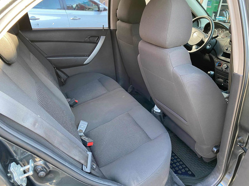 Imagen 7 de 13 de Chevrolet Aveo 2017 1.6 Ls Aa Radio Nuevo Mt