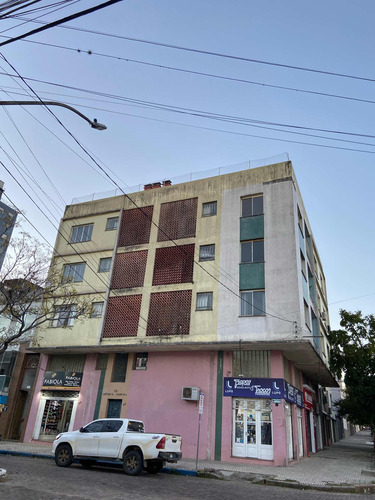 Apartamento Com 3 Dormitórios, 2 Salas, 2 Banheiros, Cozinha
