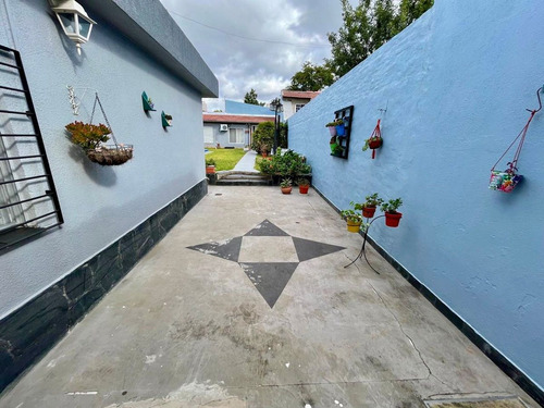 Casa 4 Amb En Venta - Palomar - Pileta Y Cochera