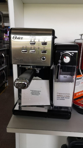 Cafetera Primalatte Oster® Automática 19 Bares Bvstem6701ss