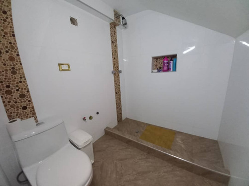 Josseyris Jimenez Vende Townhouse En Prebo