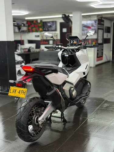 Honda X-advs 750