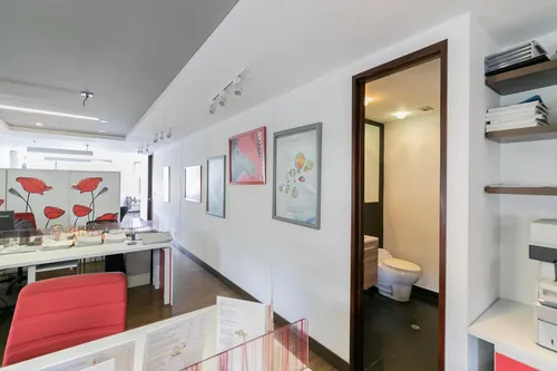 Oficina En Arriendo En Altos Del Virrey. Cod A1021262