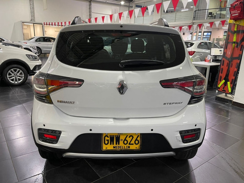 Imagen 7 de 15 de Renault Stepway Intens Ph2 Automatico 4x2 Gas-gasolina