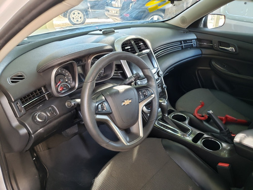 Imagen 6 de 11 de Chevrolet Malibu 2016 Blanco