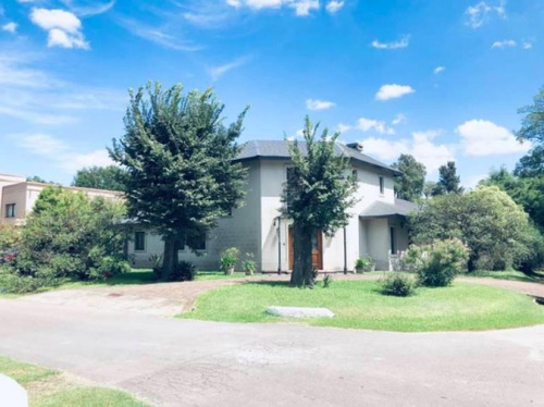 Venta - Casa Con Gran Arboleda En Sausalito - Bayugar Negocios Inmobiliarios