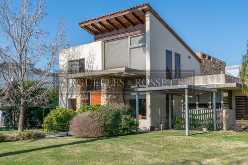 Moderna Casa 4 Dorm. - Funes Hills San Marino