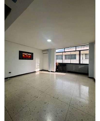 Vendo Apartamento 95m2. 3 Hab/2b/ 1 P Asignado Los Palos Grandes 7325