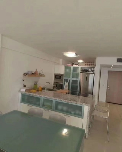 Lujoso Apartamento Con Vista Al Mar