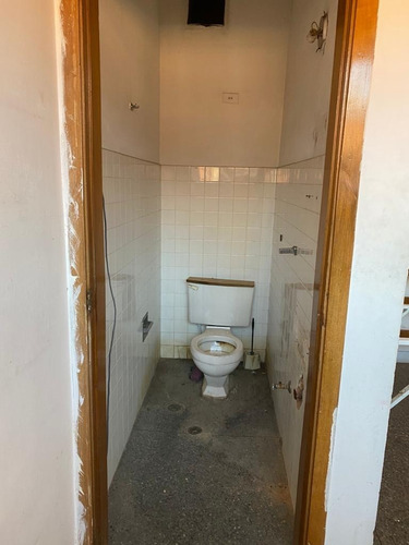 Imagen 14 de 17 de Se Vende Local Comercial En Avenida Bolívar Norte De Valencia