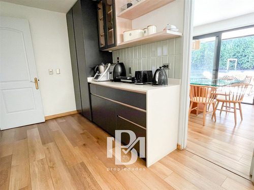Casa En Venta De 3 Dorm. En Lo Barnechea