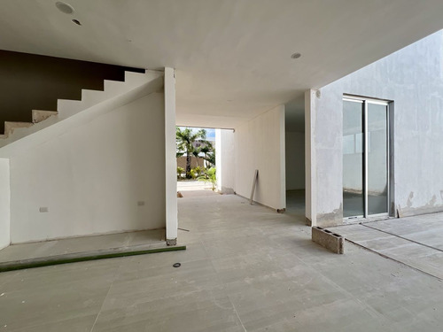 Casa En Venta En Privada Residencial El Origen, Xcanatun, Merida.