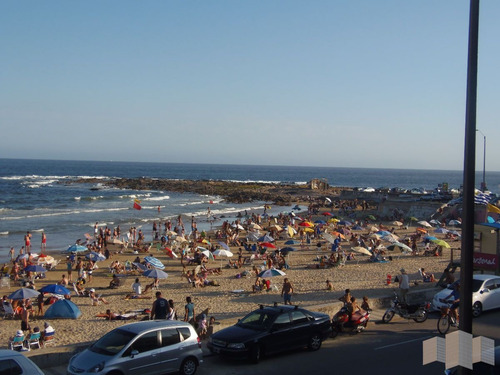 Imagen 10 de 30 de Frente A La Playa