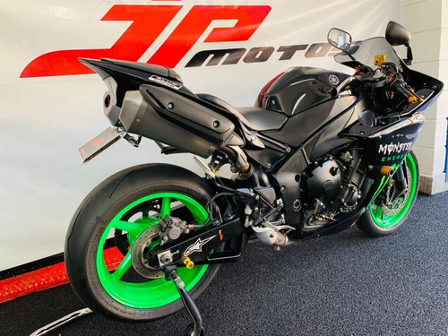 Yamaha R1 2013 Preta