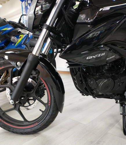 Imagen 7 de 10 de Extensor De Guardabarro Delantero Suzuki Gixxer 150 Fi