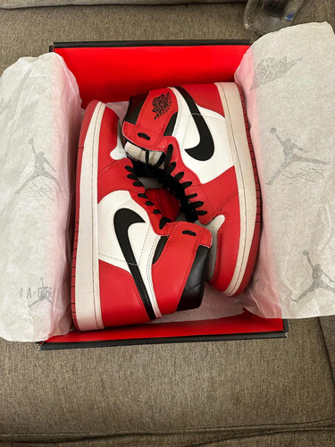 Air Jordan 1 Chicago Retro