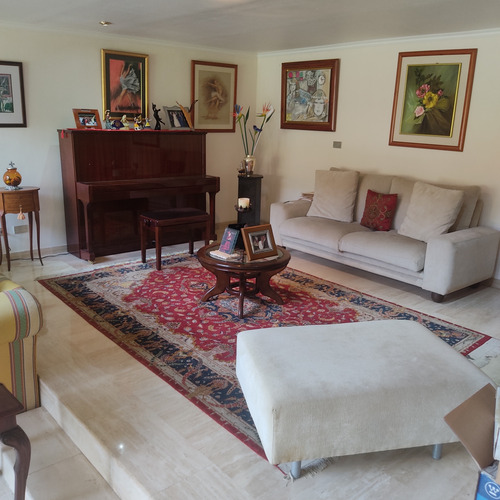 Silvia Jaramillo Vende Elegante Casa Monteclaro Lagunas