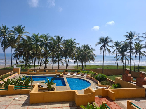 Se Vende Apartamento En Conj. Residencial Puerto Limon Tucacas Edo. Falcon. L.m