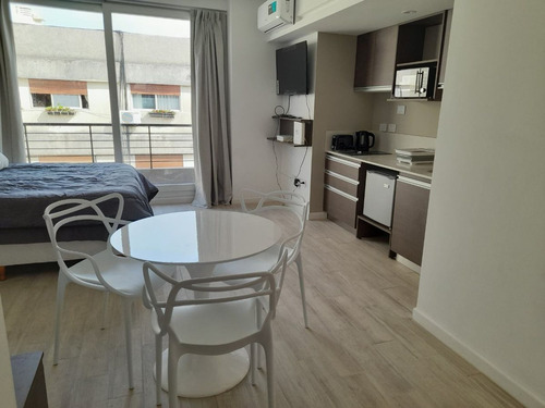 Alquiler Monoamb C/balcon A 50m Hospital Italiano