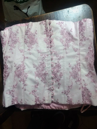 Vestido De 15 Años Con Capas De Tul Y Corset Bordado !!!