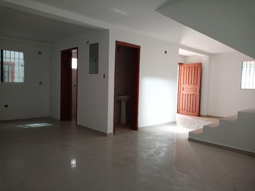Imagen 5 de 14 de Town House Conj Priv Doña Helena, Los Robles