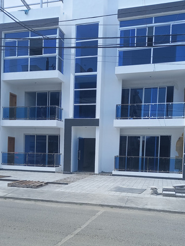 Venta Apto. 2do Piso, Residencial Cerrado, San Cristóbal