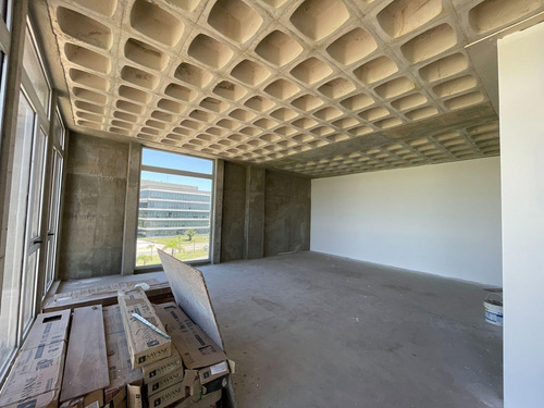 Parque Empresarial Aeropuerto. Oficinas En Alquiler De 50 M2 Y 60 M2. A Estrenar!