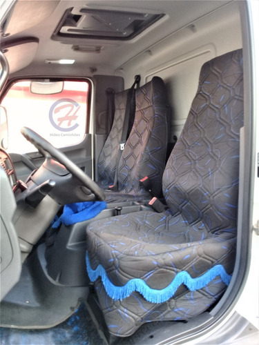 Imagem 7 de 10 de Accelo 1316 Truck 2016 Com Ar