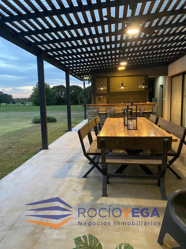 Casa En Venta En La Primavera Golf Carlos Keen Luján