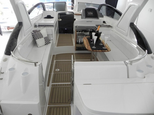 Imagem 8 de 14 de Triton 380 Ñ Sedna 380 Evolve Phantom 400 Sessa