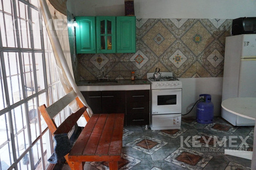 Casa De Dos Plantas Con Cochera En González Catán