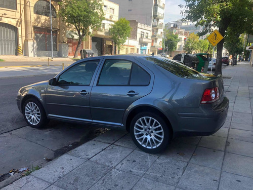 Volkswagen Bora 1.8 Highline T Tiptronic Cuero 2013