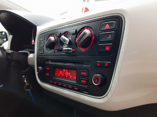 Imagem 8 de 12 de Volkswagen Cross Up 1.0 Mpi 12v Manual 2017