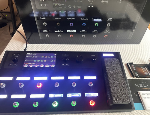Line 6 Helix Floor ( No Headrush-fractal-neural) Negro (Usado)