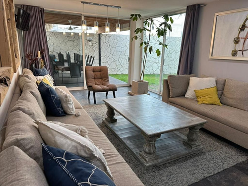 En Venta Casa En Hacienda Real Tejeda, Gran Ubicación, Estancia Amplias