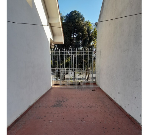Imagen 12 de 17 de Oficina De 4 Amb En 2 Plantas Con Gran Jardín. Muy Buen Estado.