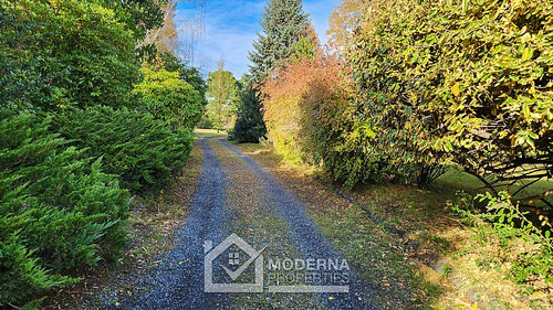 Terreno Con Orilla De Lago 57.000 M2 Con 2 Casas