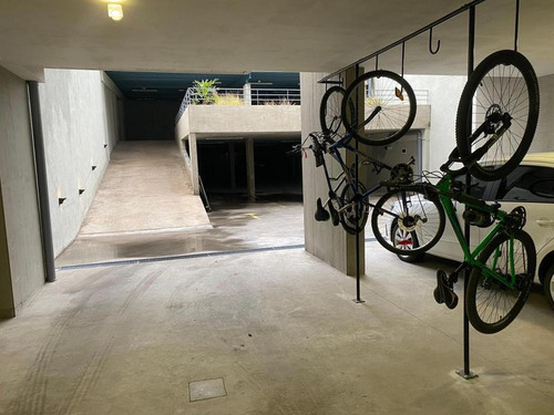 Venta- A Estrenar- Monoambiente Divisible De 43 M2- Piscina- Laundry -macrocentro-medicina