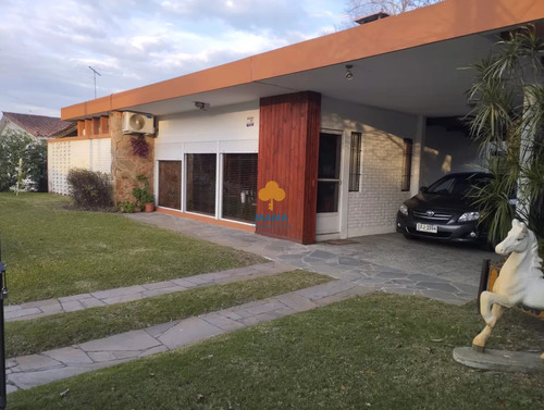 Venta, Casa, 3 Dormitorios Y 2 Baños Sobre Avenida Principal, Parque Del Plata Ca818