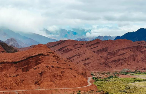 Terreno En Venta En Cafayate 25 X 92 Con 300m2 De Construcción Colonial
