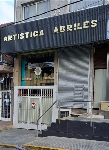 Imagen 1 de 4 de Local Comercial En El Cruce Varela