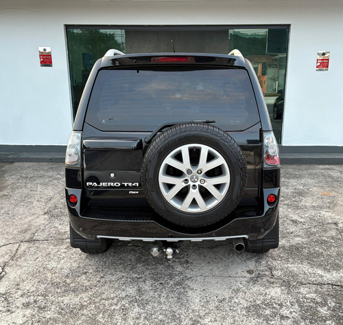 Mitsubishi Pajero TR4 2.0 4x2 Flex Aut. 5p