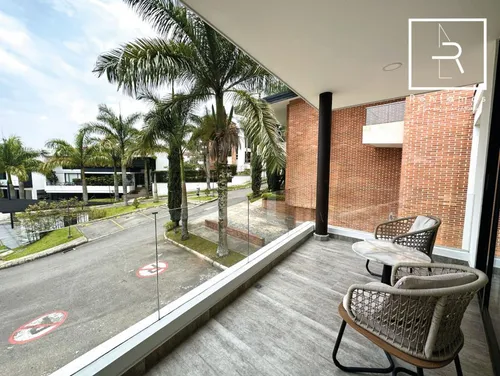 Casa En Venta En El Poblado. Cod V10550