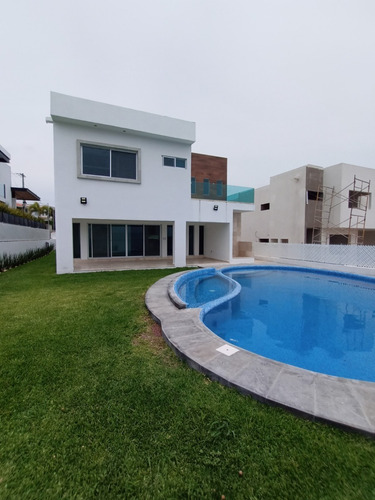 Se Vende Casa Nueva En Fracc. Lomas De Cocoyoc