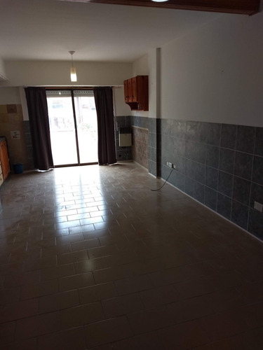 Imagen 5 de 8 de Comodo Departamento De Un Ambiente En Mar De Ajo Con Cochera A Tres Cuadras Del Mar