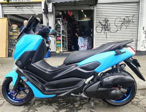 Yamaha Nmax Modelo 2021, Color Personalizado Azul Cielo.
