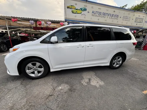 Toyota Sienna 3.5 Le At