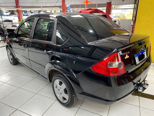 Imagem 9 de 11 de Ford Fiesta 1.0 Sedan Completo
